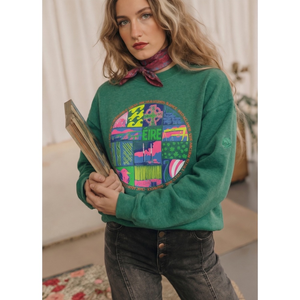 Green Island Apparel Éire Ireland Graphic Sweatshirt Green Crewneck Womens Small